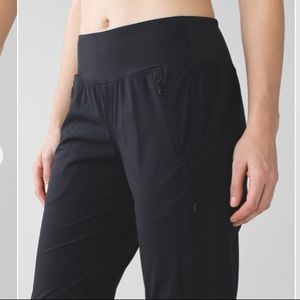 NWT Lululemon Beat The Sleet Pant II - Size 6